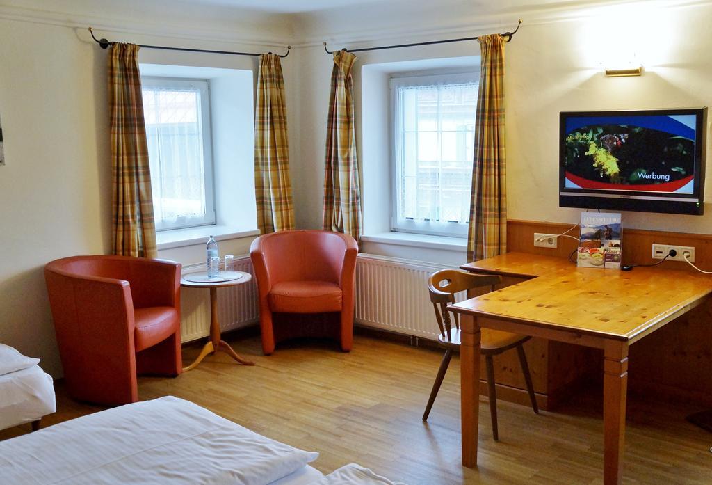 Gasthof Zur Strass Eugendorf Oda fotoğraf