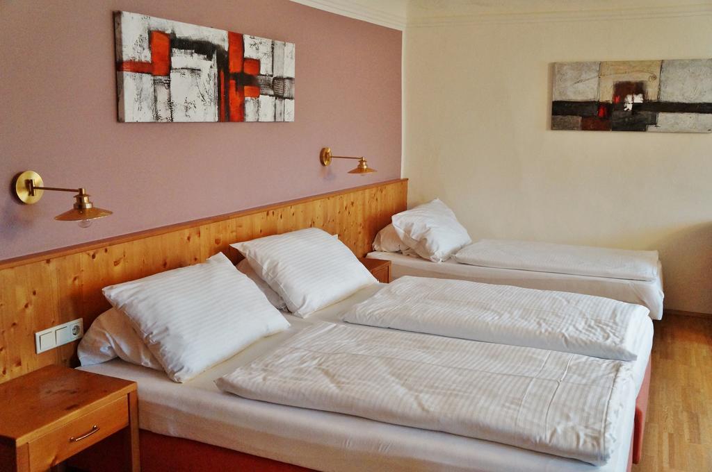 Gasthof Zur Strass Eugendorf Oda fotoğraf