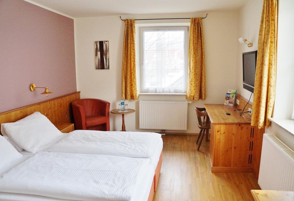 Gasthof Zur Strass Eugendorf Oda fotoğraf